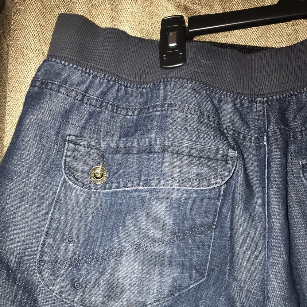 M-8 Capris - Picture 5 of 9